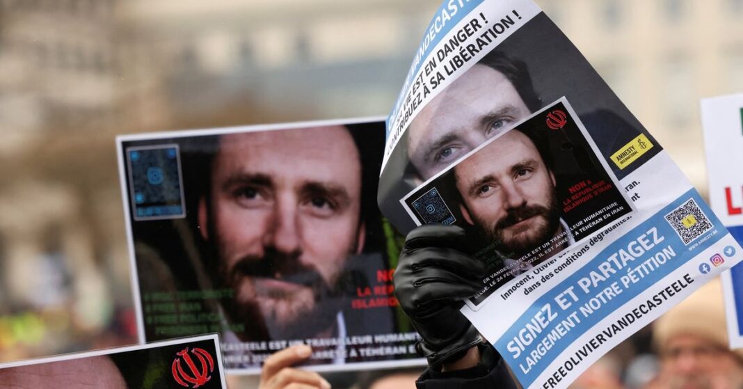 THOUSANDS PROTEST IN BRUSSELS DEMANDING RELEASE OF BELGIAN AID WORKER