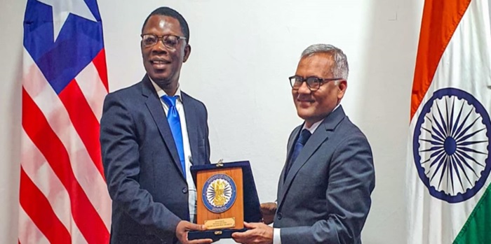 INDIAN AMBASSADOR HONORS UL DEAN WITH NATIONAL MOTTO SYMBOL, REAFFIRMS EDUCATIONAL PARTNERSHIP INDIAN AMBASSADOR HONORS UL DEAN WITH NATIONAL MOTTO SYMBOL, REAFFIRMS EDUCATIONAL PARTNERSHIP