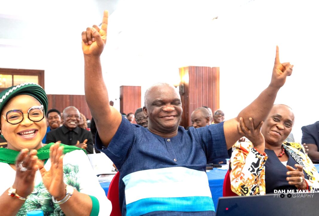 PRESIDENT BOAKAI COMMENDS CG JALLAH, LRA FOR HISTORIC US$1 BILLION REVENUE MILESTONE PRESIDENT BOAKAI COMMENDS CG JALLAH, LRA FOR HISTORIC US$1 BILLION REVENUE MILESTONE