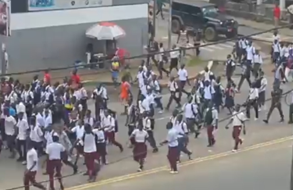MCSS STUDENTS PROTEST IN MONROVIA, DEMAND IMMEDIATE RETURN OF TEACHERS MCSS STUDENTS PROTEST IN MONROVIA, DEMAND IMMEDIATE RETURN OF TEACHERS